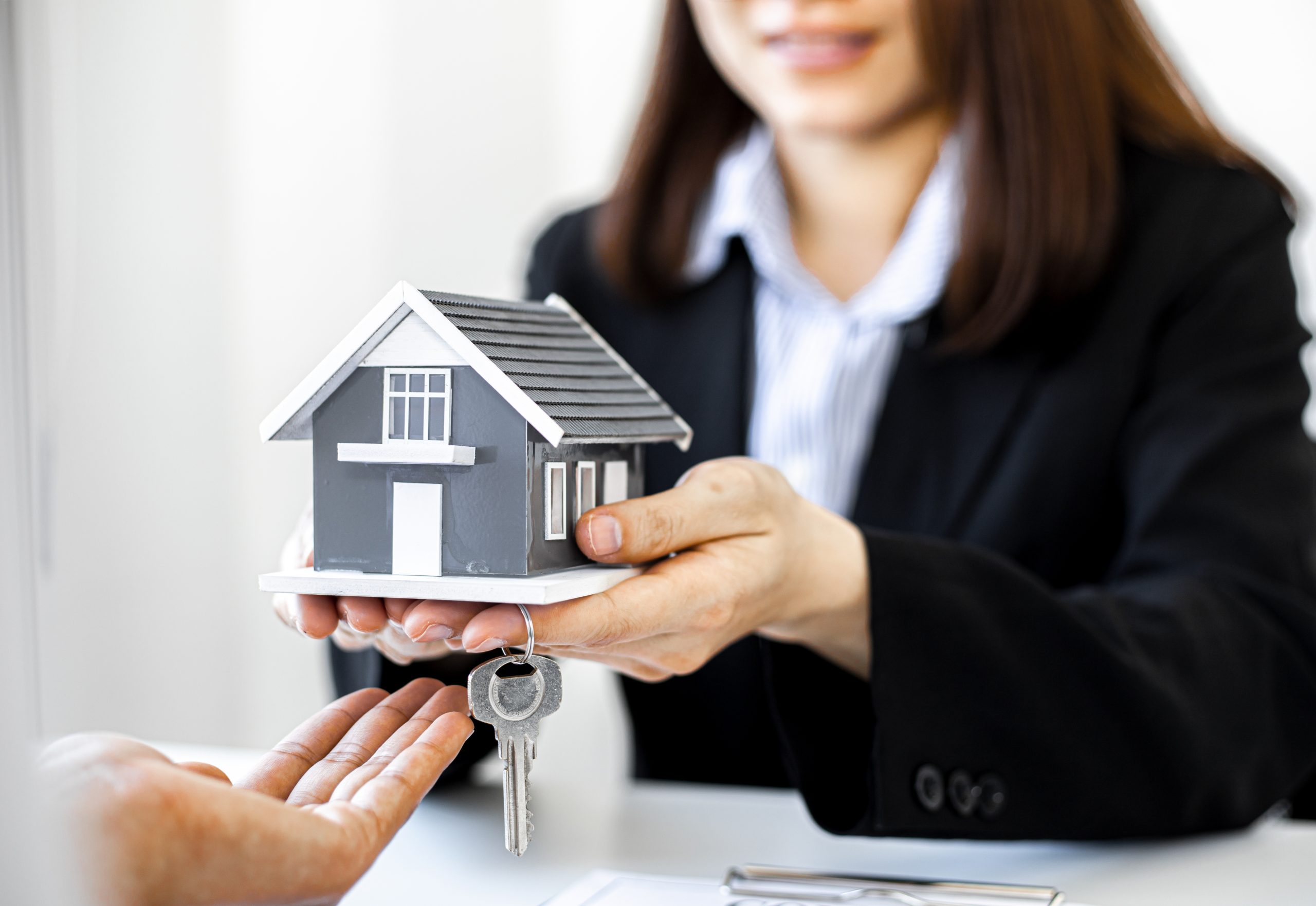 7 Reasons Why Women should Invest in Real Estate